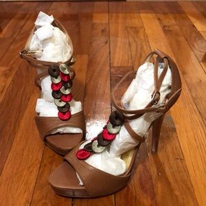 Charles David strappy tan heels sandals 👡